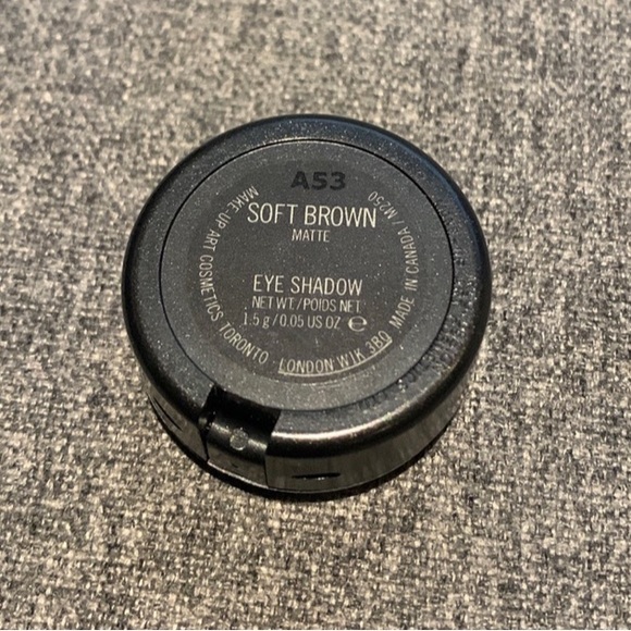 MAC Cosmetics Soft Brown Matte Eyeshadow - Picture 5 of 5